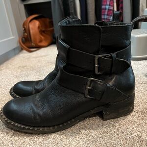 GENTLE SOULS by Kenneth Cole Black Leather Moto Boot
